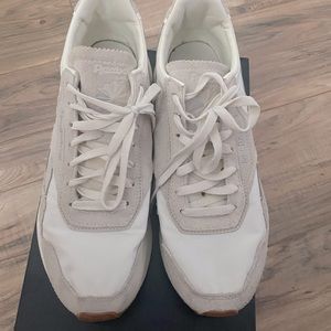 Reebok Unisex classic leather legacy AZ in Beige